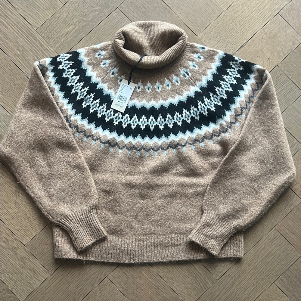 Women’s Tan Patterned Sweater